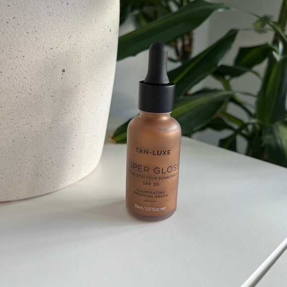 Tan Luxe Super Gloss Instant Bronzing Face Drops with SPF 30 - Picture 4 of 8